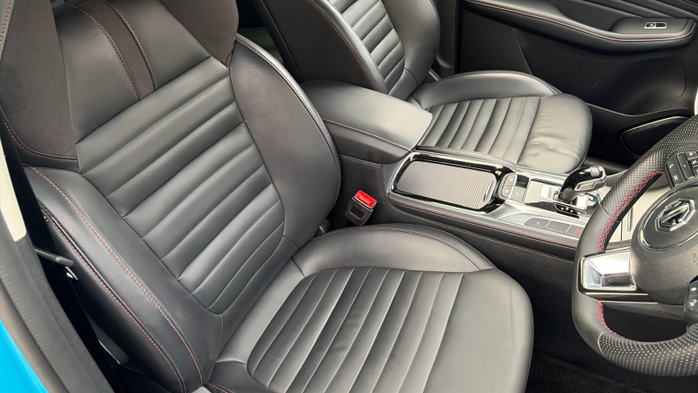 MG HS 1.5 T-GDI PHEV Trophy 5dr Auto Hatchback